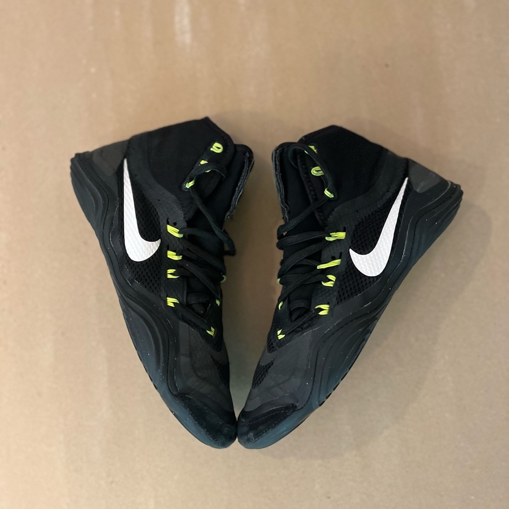 “Size 8” Nike Hypersweep Wrestling Shoes ⚫️